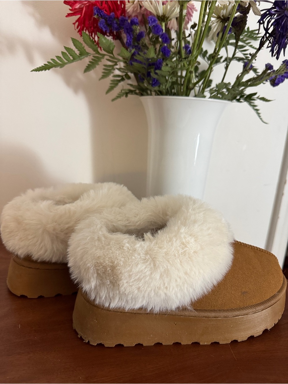 Cozy Fur Lined Mini Boots Brown Size 6 Winter Slippers